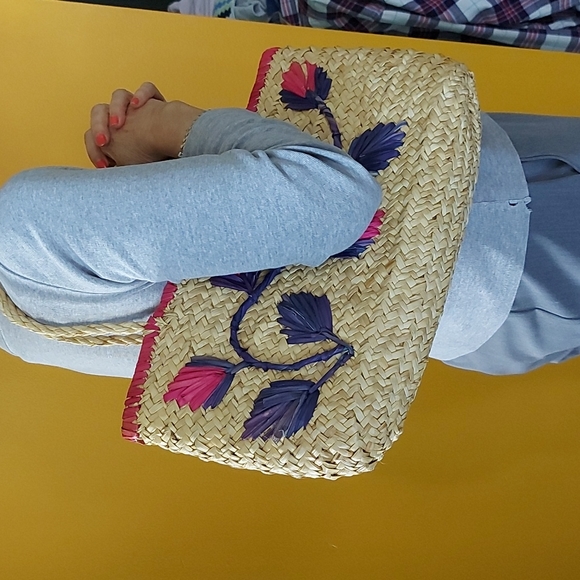 Straw Shoulder Bag - Picture 7 of 11